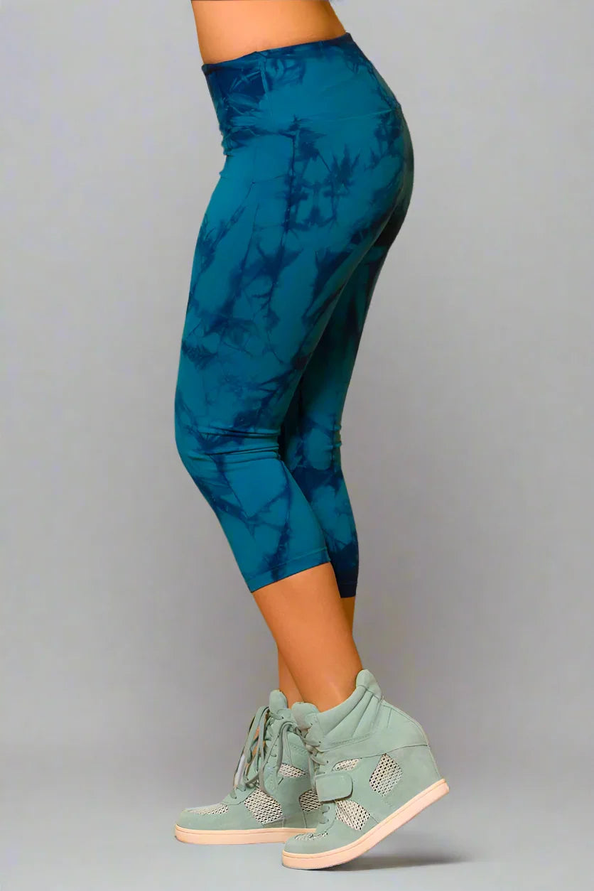 Alto Giro Azure Tie-Dye Capri