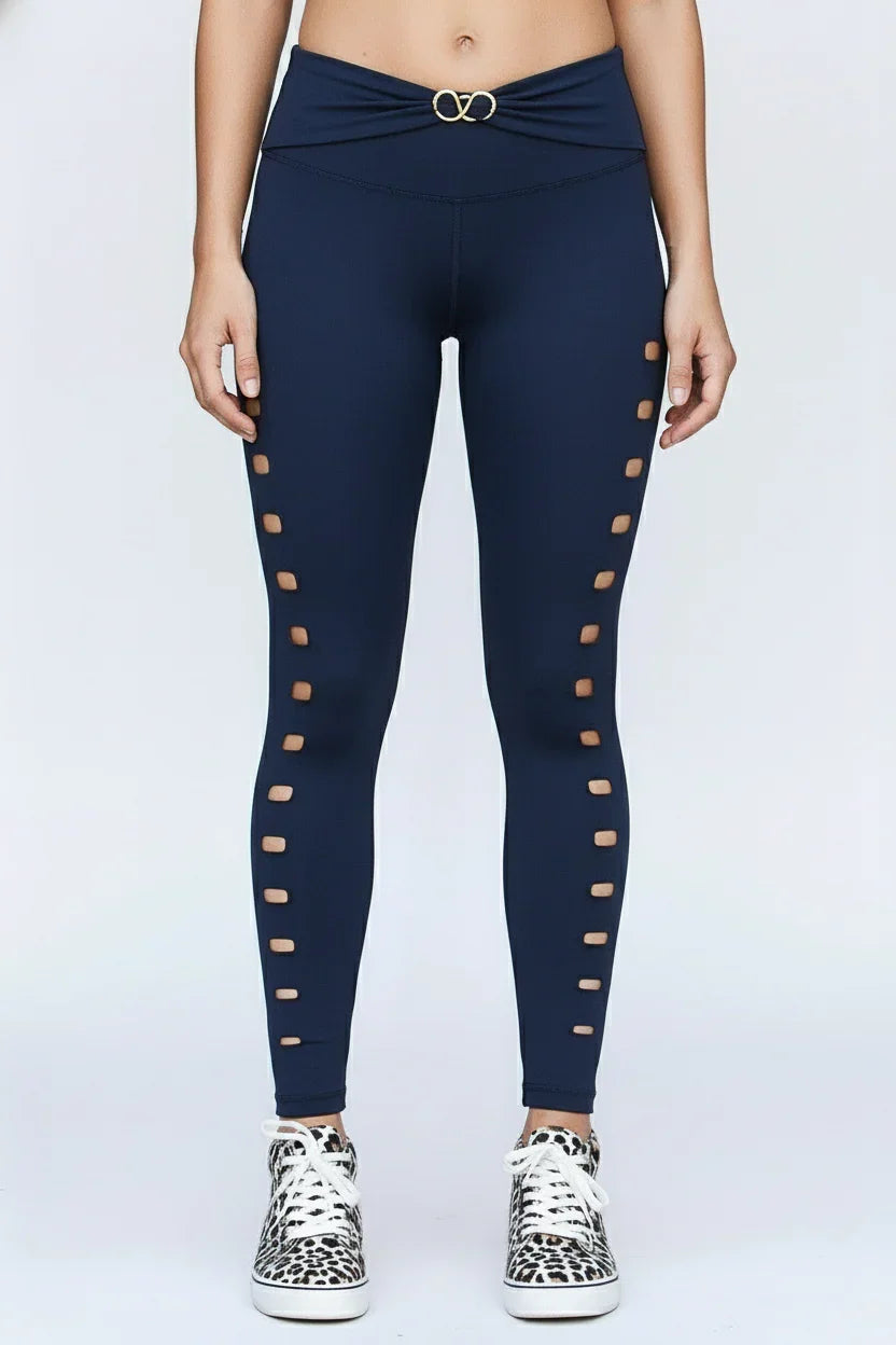 Alto Giro Jacquard Leopard Peek A Boo Legging