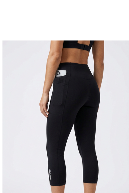 SuperHot Essential Black Capri