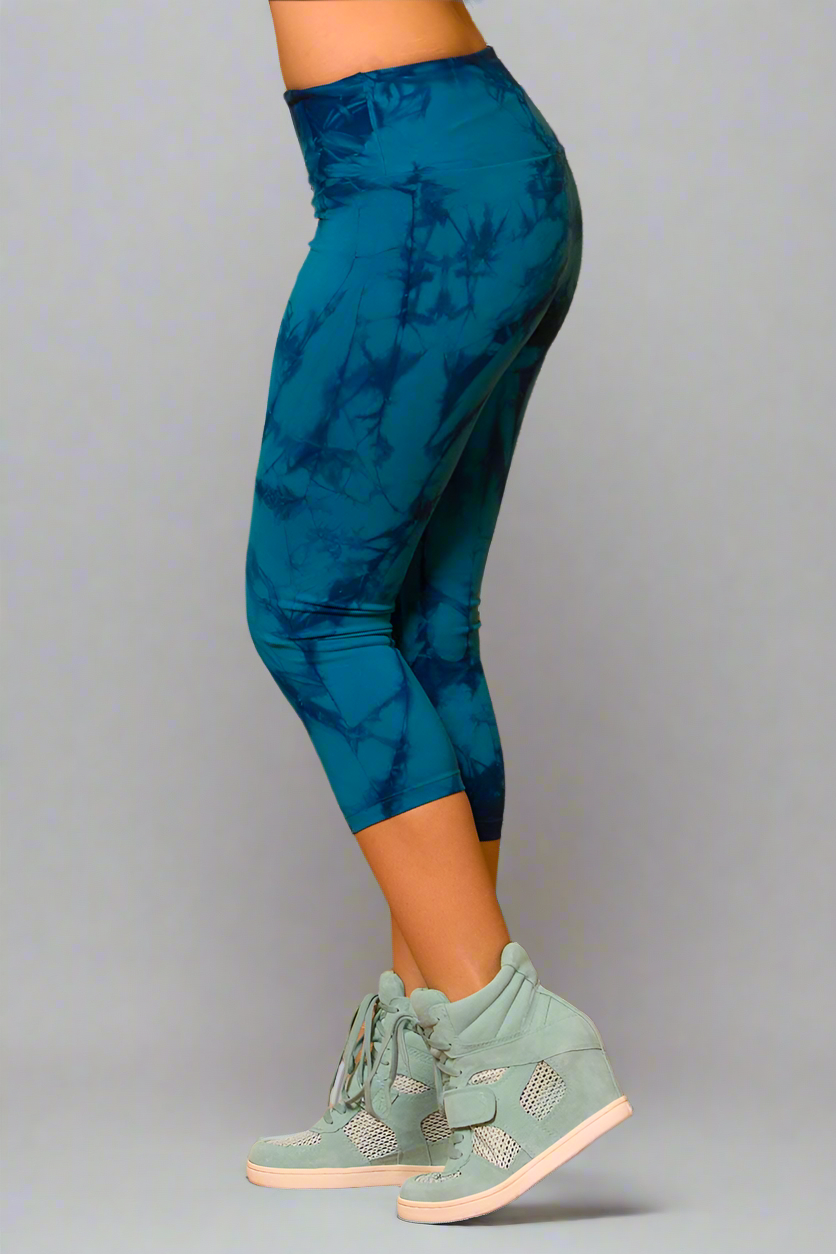 Alto Giro Azure Tie-Dye Capri